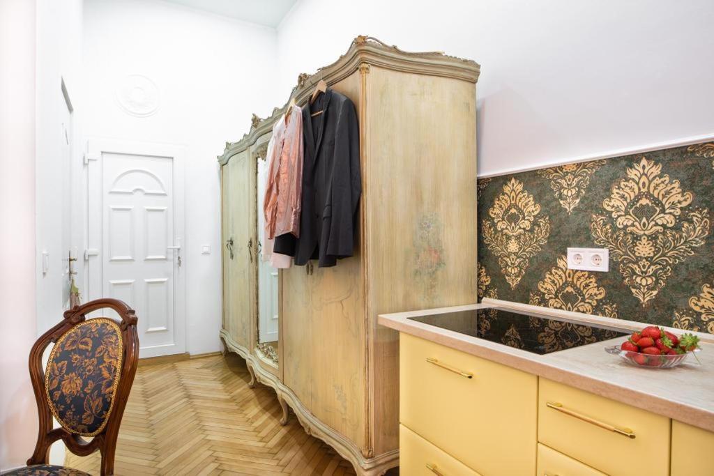 Regina Apartments On Kiraly Street Budapest Exterior photo